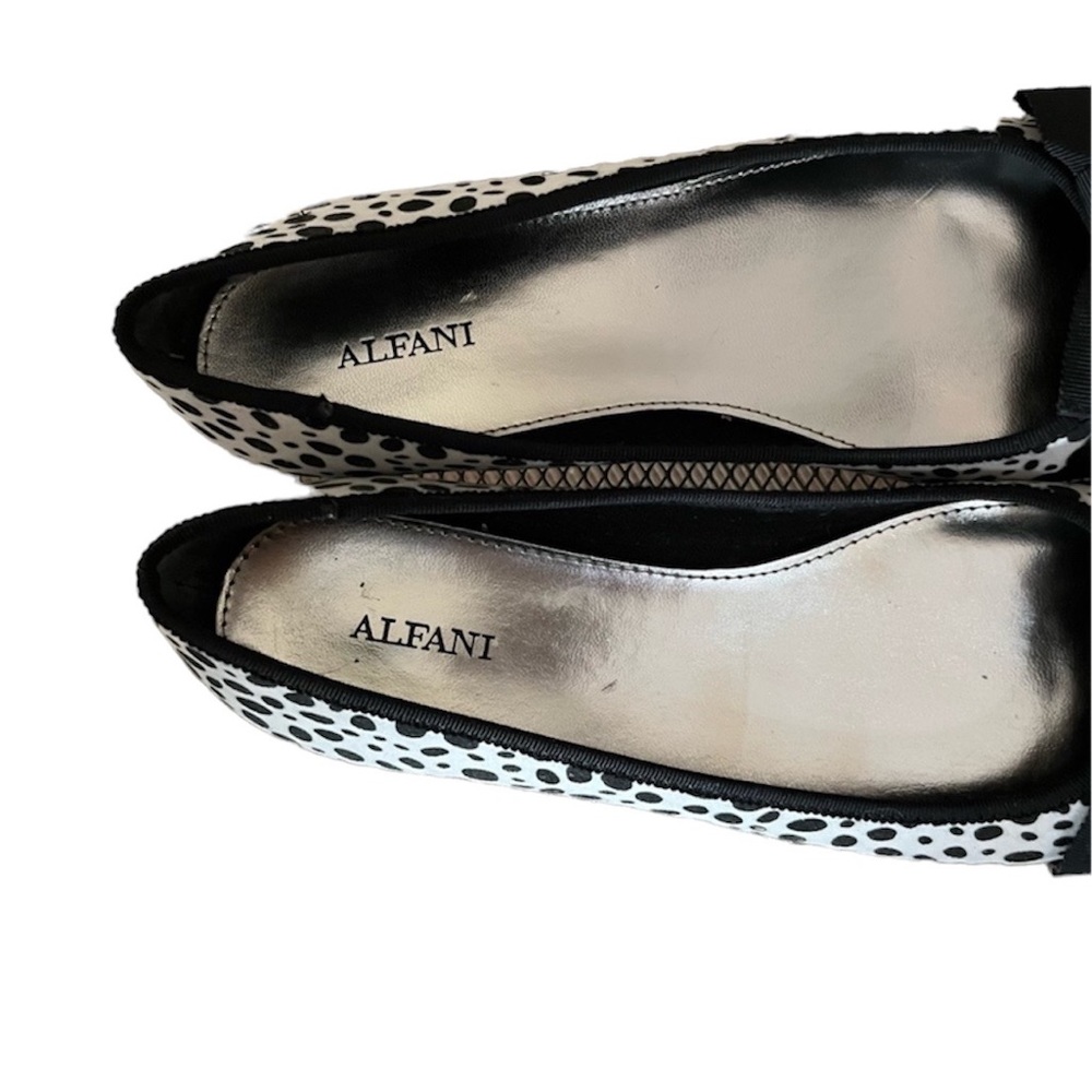 Alfani woman’s white ballet flats. Safari black spots and black bow size 7.5M - Picture 5 of 5